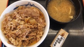 松屋のプレミアム牛めし、うまい！何が変わった？