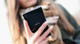 新現代病「スマホ巻き肩」とは？症状や改善方法などをまとめました。